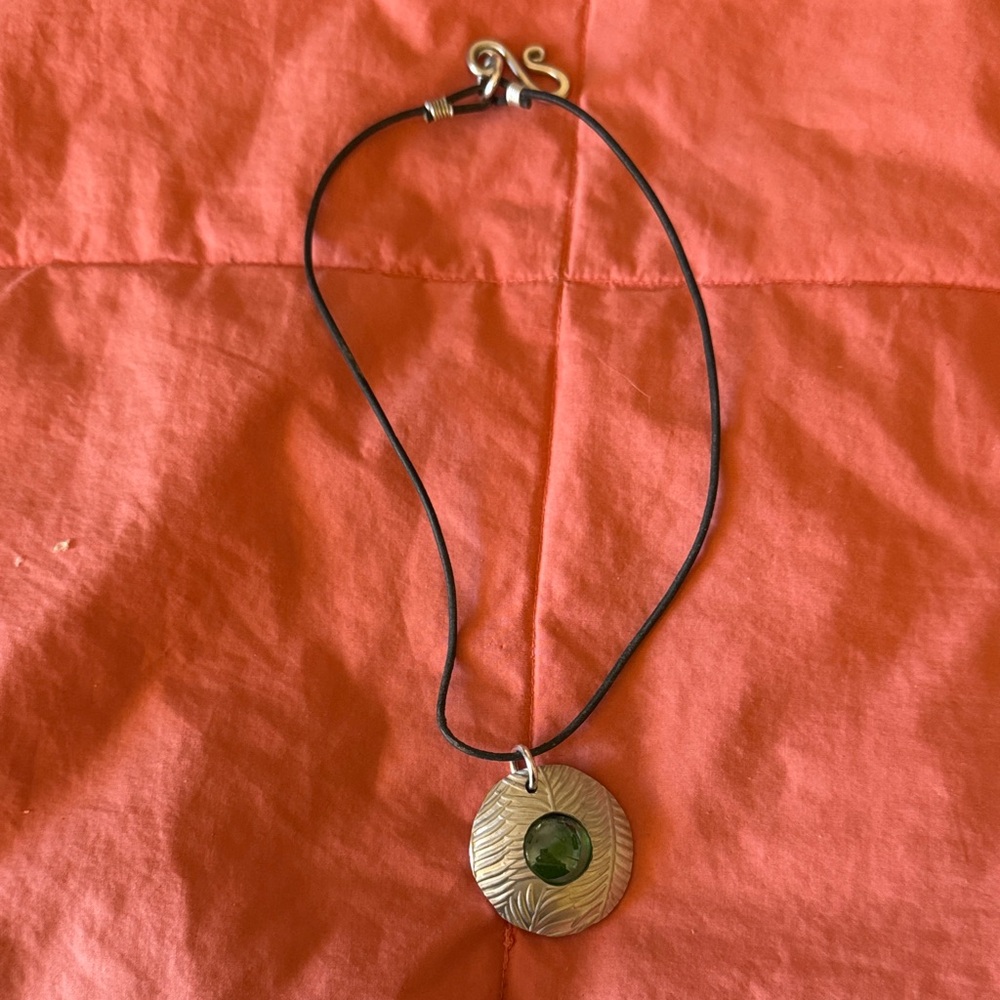 Elegant Silver and Green Pendant Necklace